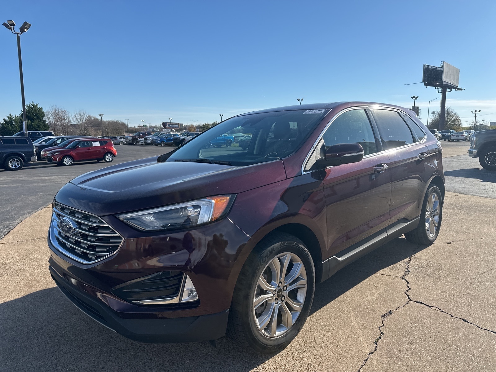 2024 Ford Edge Titanium's photo