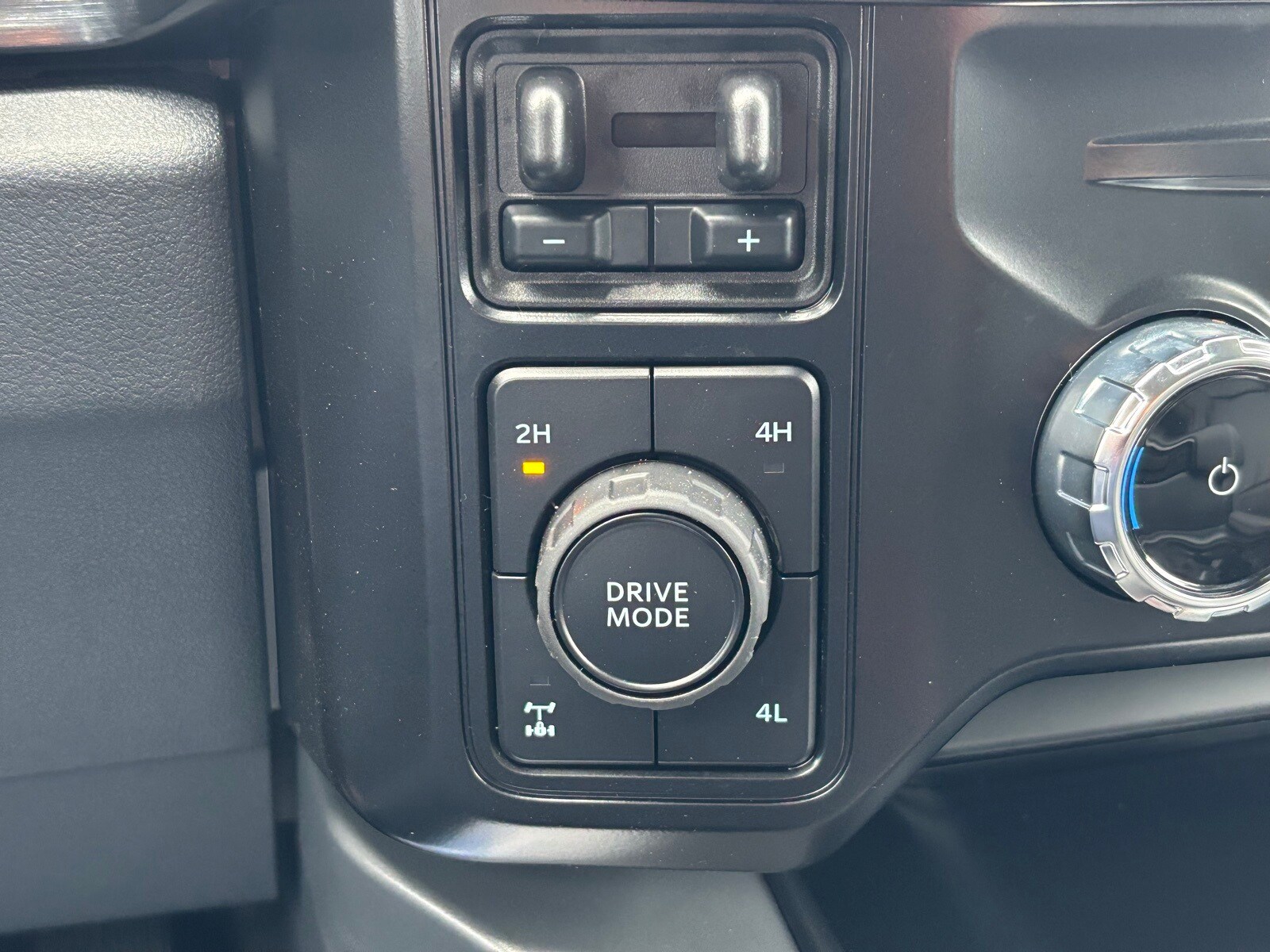 2026 Ford F-350 XL photo 4