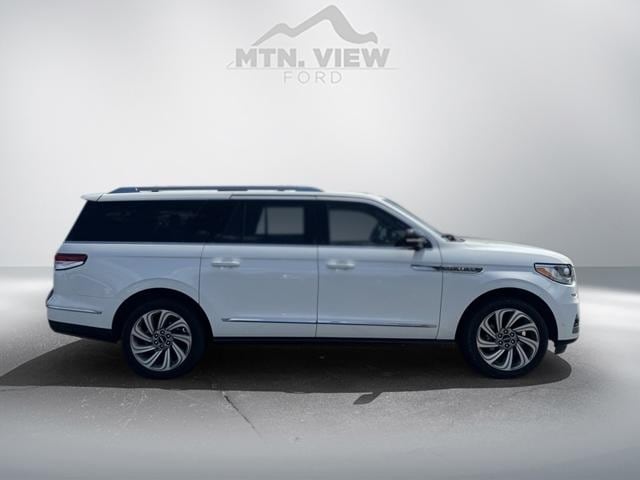 Certified 2022 Lincoln Navigator Reserve L with VIN 5LMJJ3LT9NEL11163 for sale in Chattanooga, TN