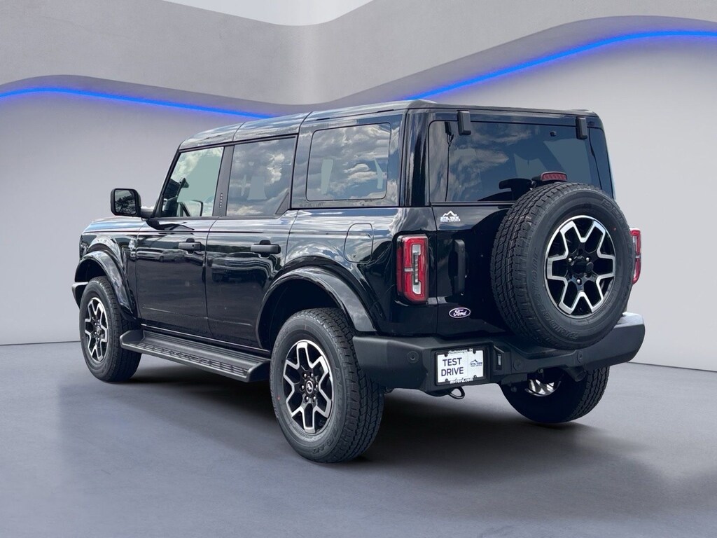 New 2026 Ford Bronco Outer Banks SUV