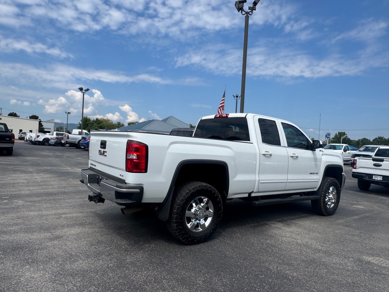 2016 Gmc Sierra SLE photo 3