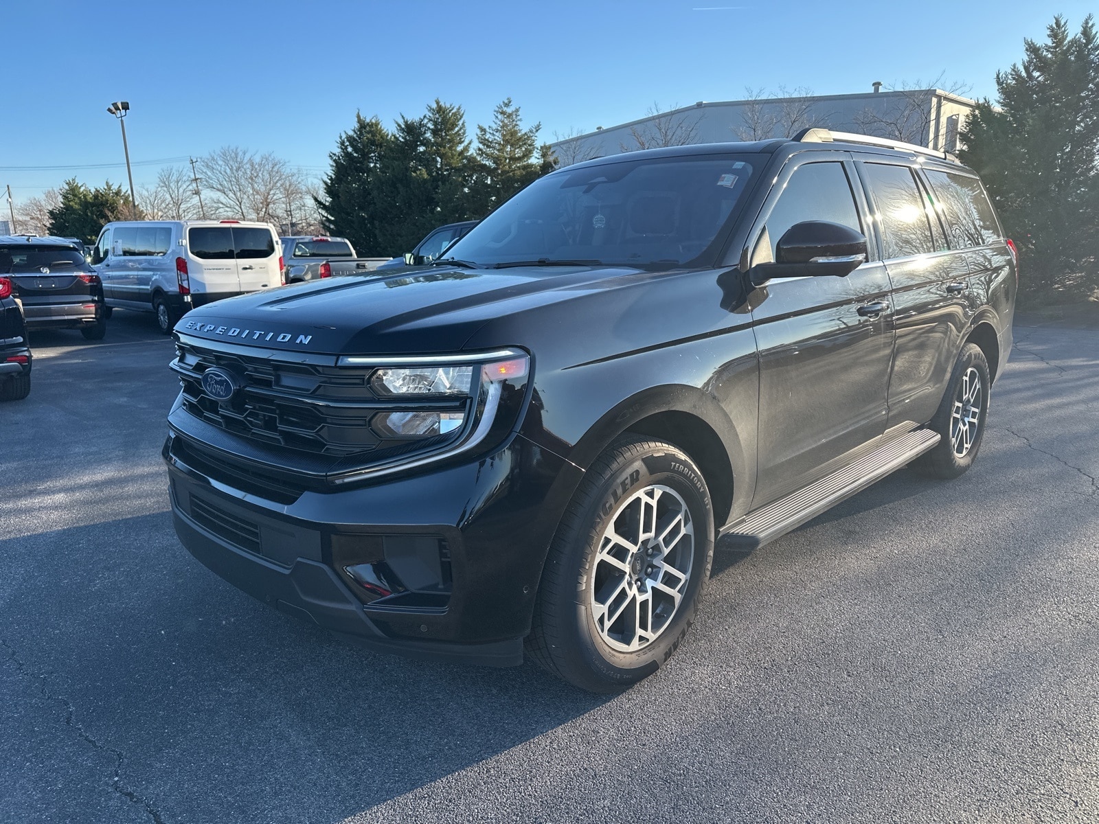 2025 Ford Expedition Active's photo