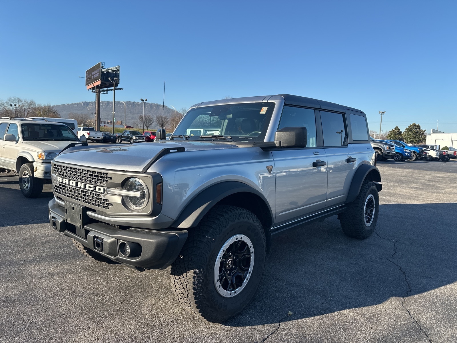 2023 Ford Bronco 4-Door Badlands's photo