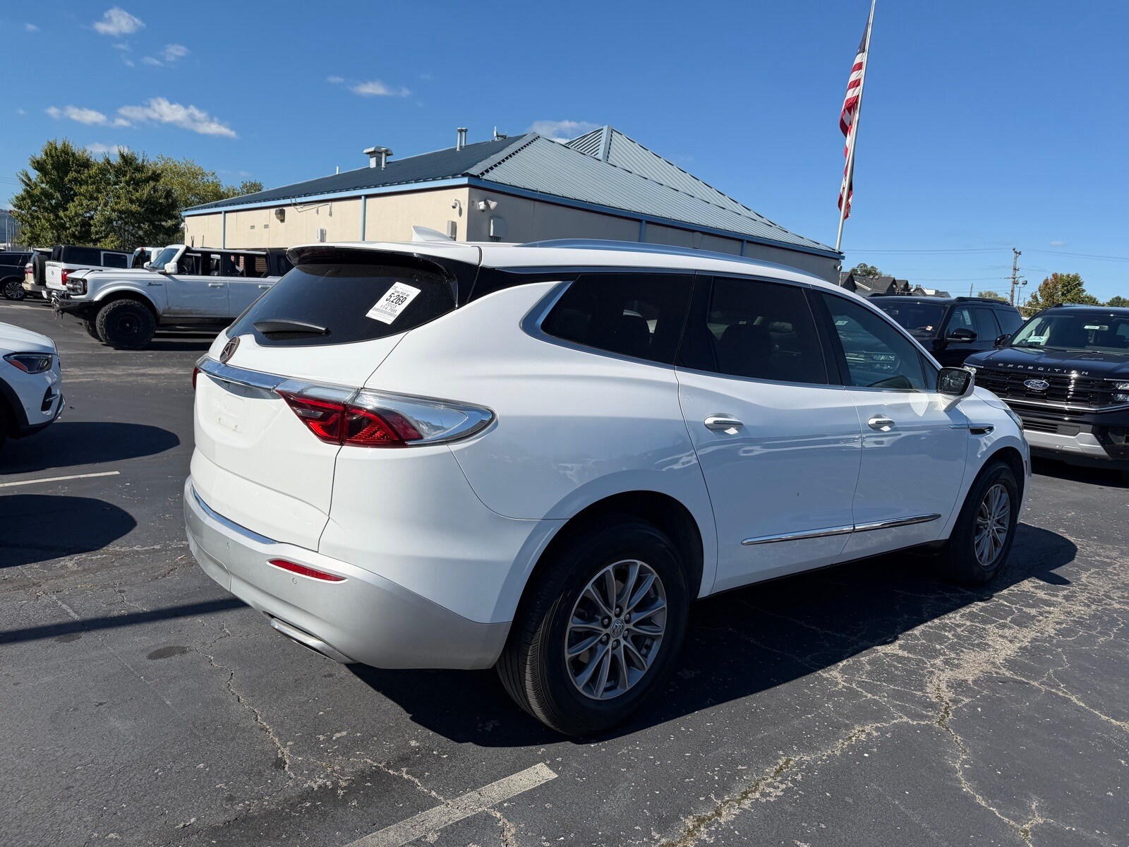 2023 Buick Enclave Essence photo 4