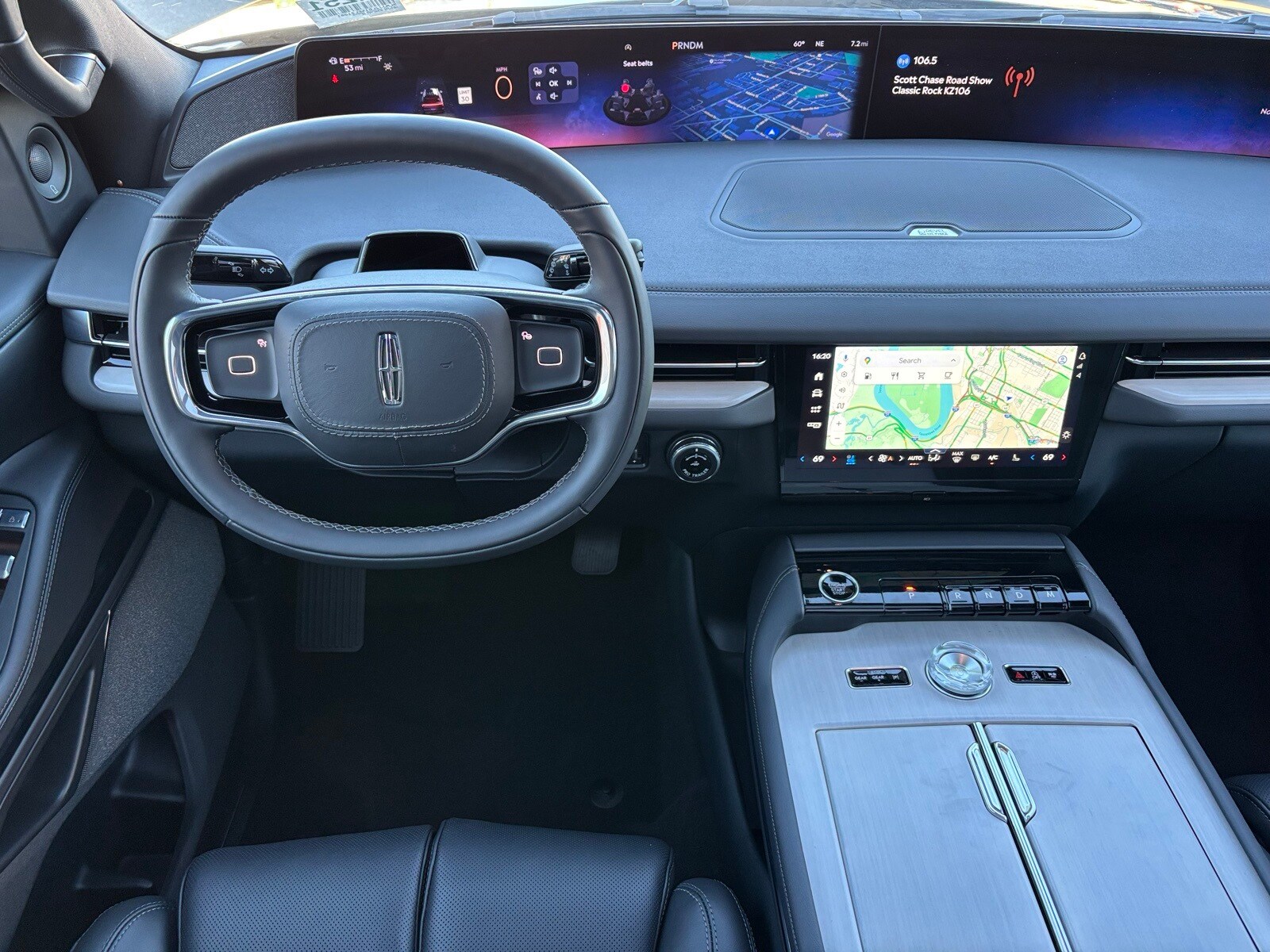 2025 Lincoln Navigator Reserve photo 3