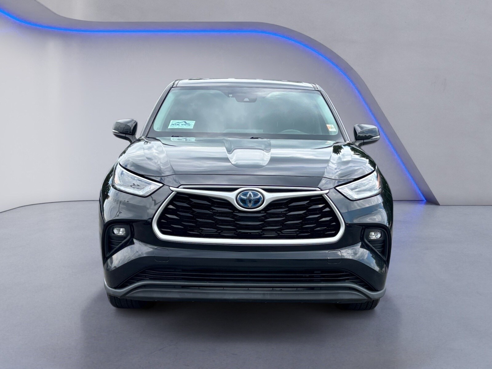 2021 Toyota Highlander Hybrid LE photo 3