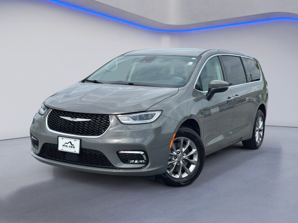Certified 2023 Chrysler Pacifica Touring L Minivan/Van