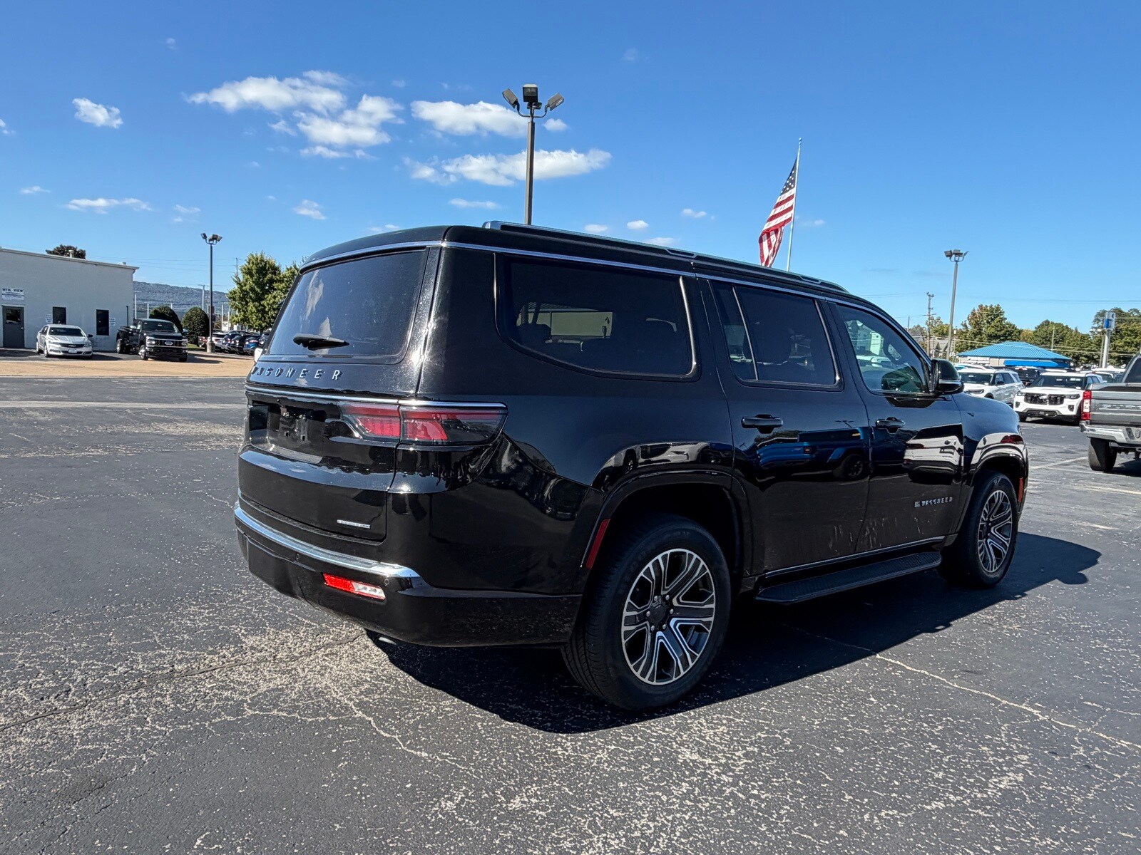 2024 Jeep Wagoneer Series II photo 2
