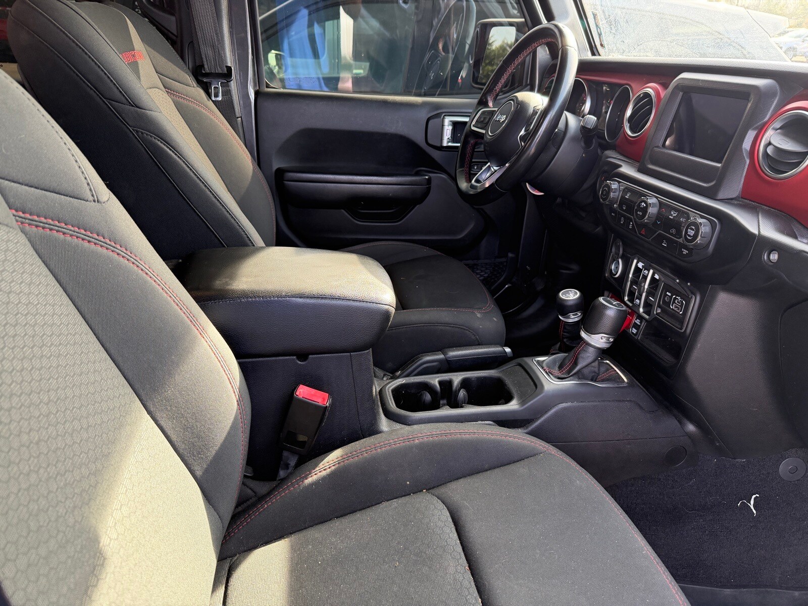 2021 Jeep Gladiator Rubicon photo 3