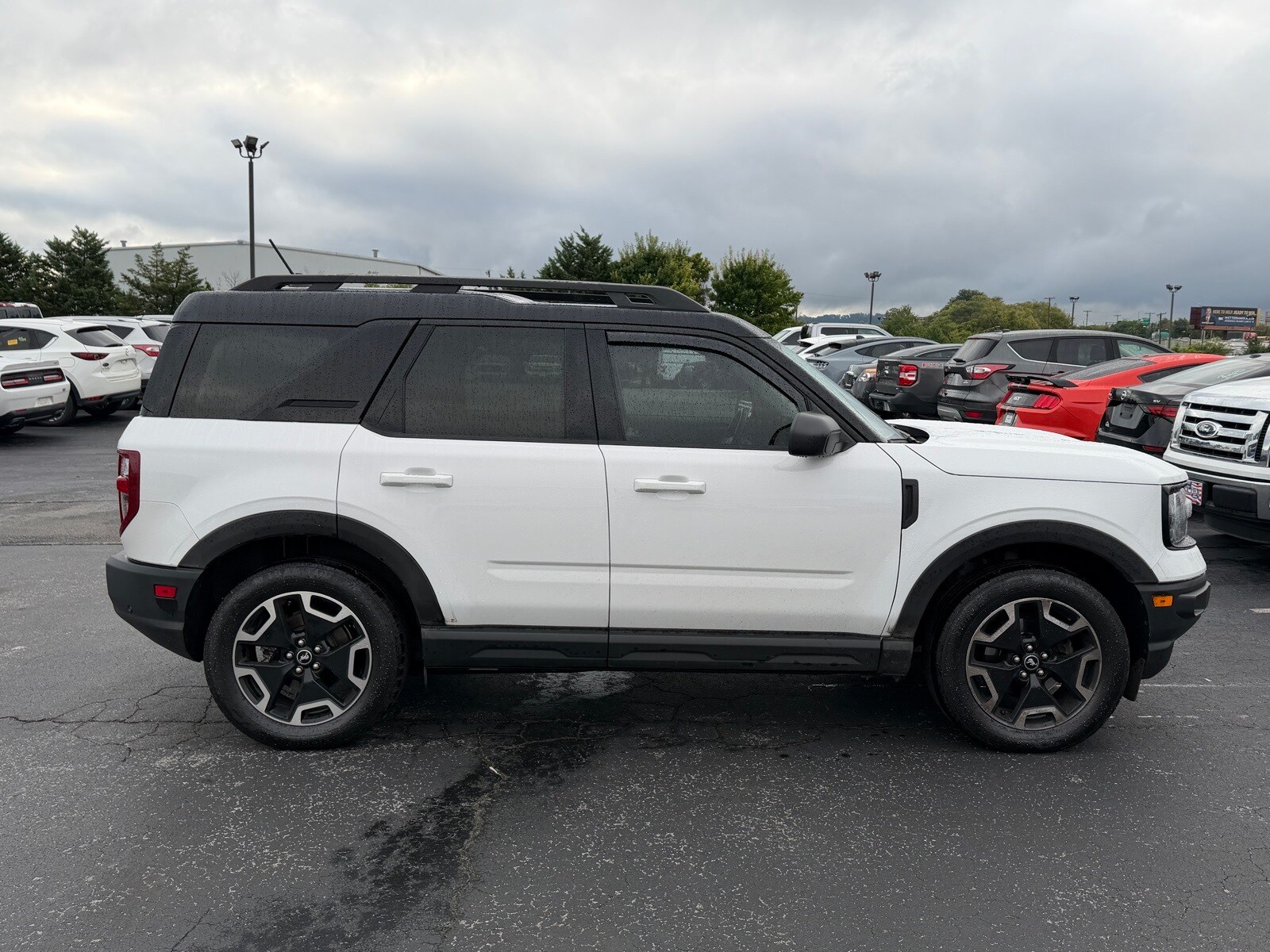 2022 Ford Bronco Sport Outer Banks photo 2
