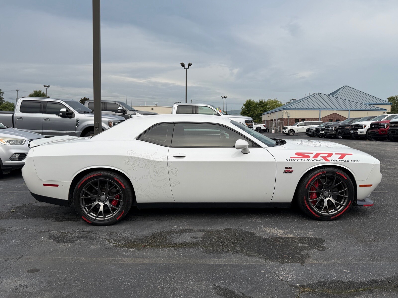 2015 Dodge Challenger SRT8 392 photo 2