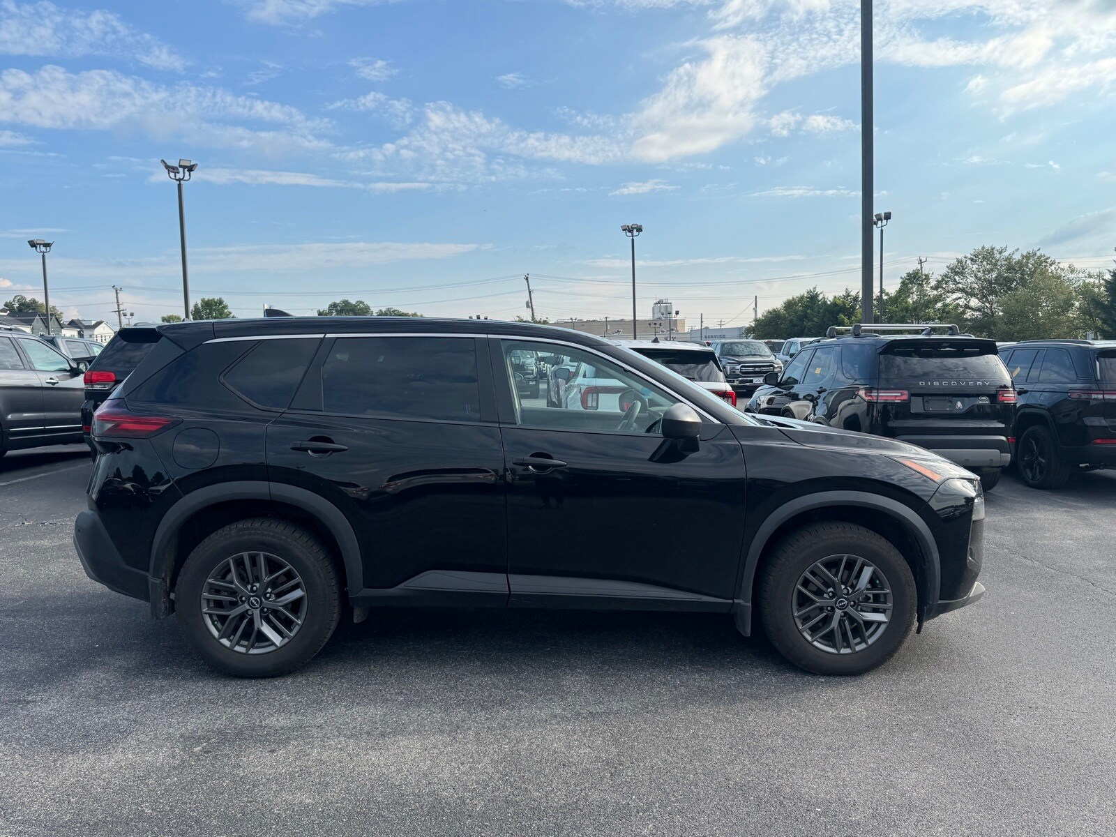 2023 Nissan Rogue S photo 2