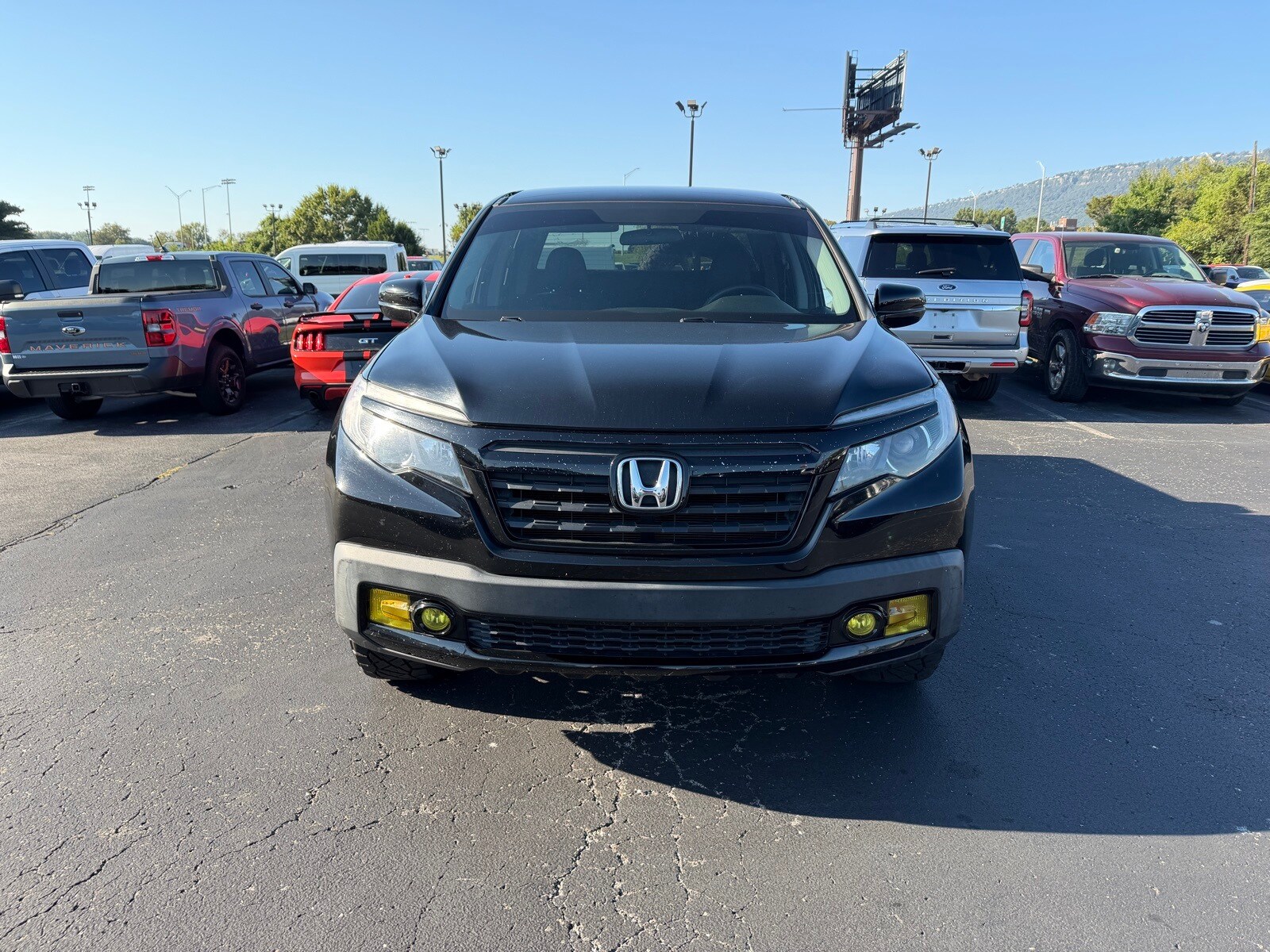 2019 Honda Ridgeline Sport photo 2