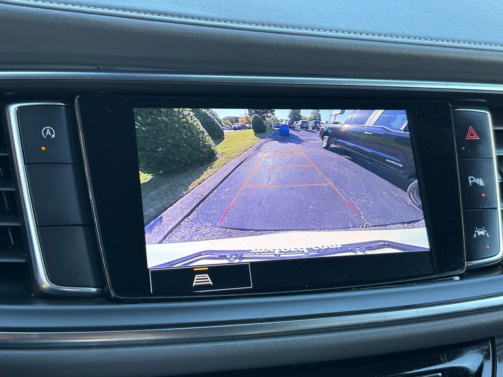 2023 Buick Enclave Essence photo 3