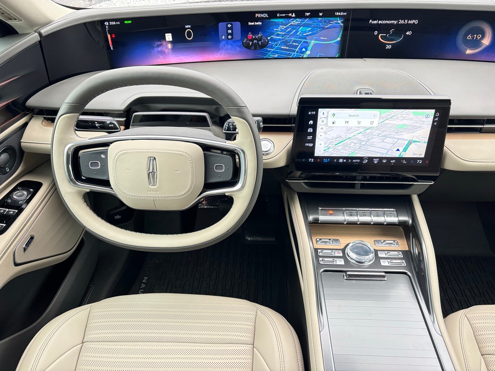 2025 Lincoln Nautilus Reserve photo 3