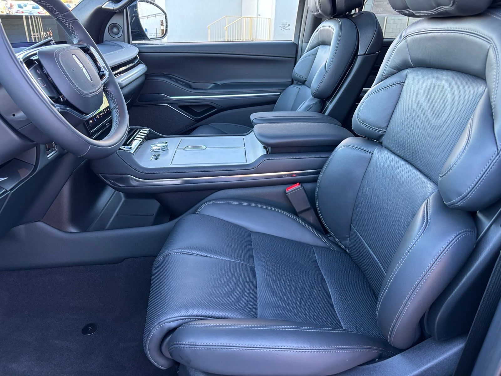 2025 Lincoln Navigator Reserve L - Photo 16