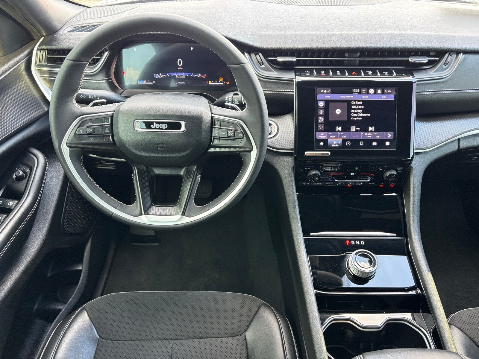 2023 Jeep Grand Cherokee Altitude X photo 2