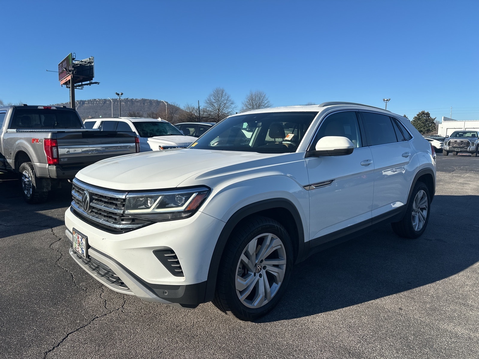 2020 Volkswagen Atlas Cross Sport SEL's photo