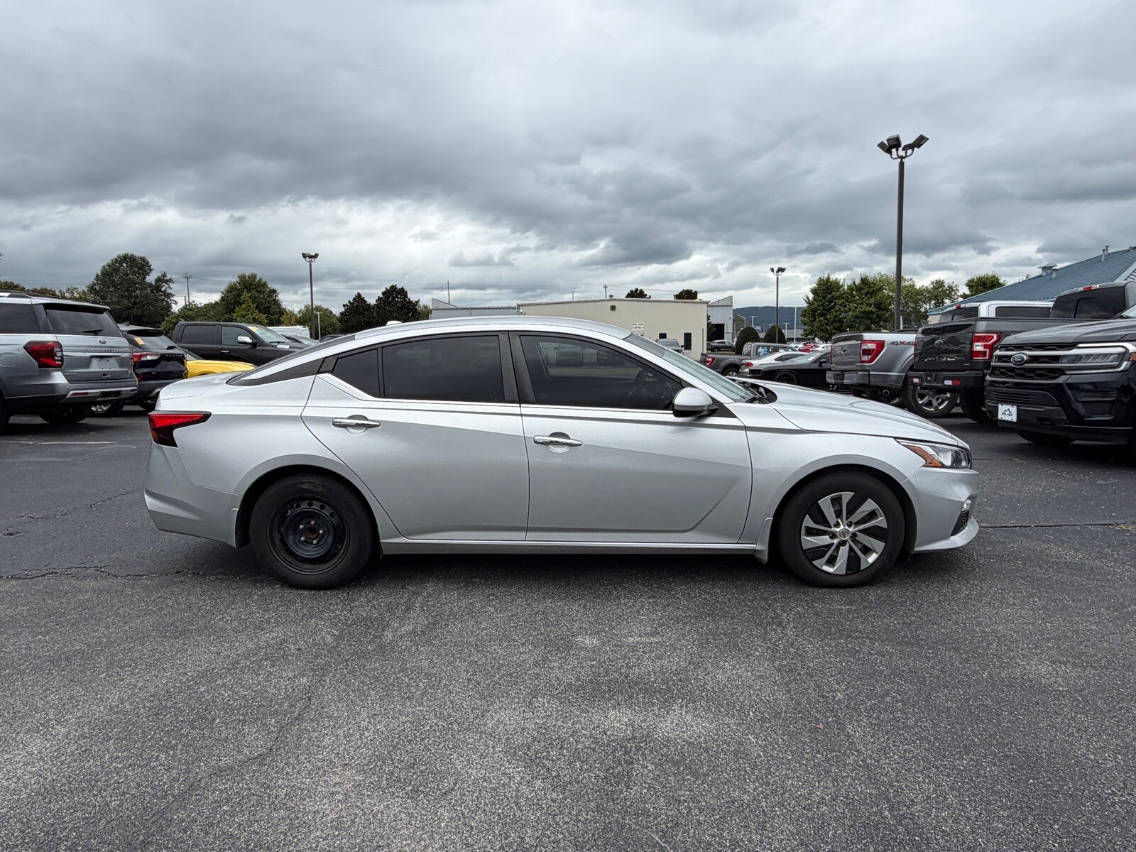 2020 Nissan Altima 2.5 S photo 2