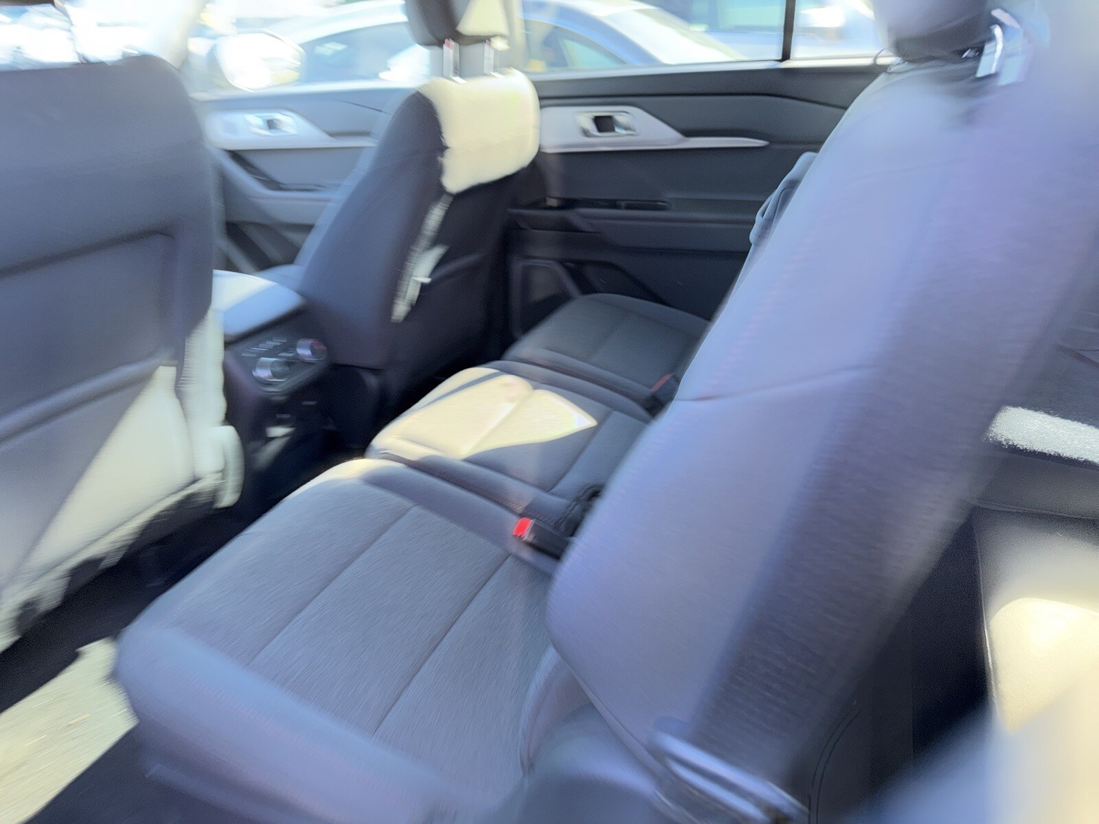 2025 Ford Explorer photo 3