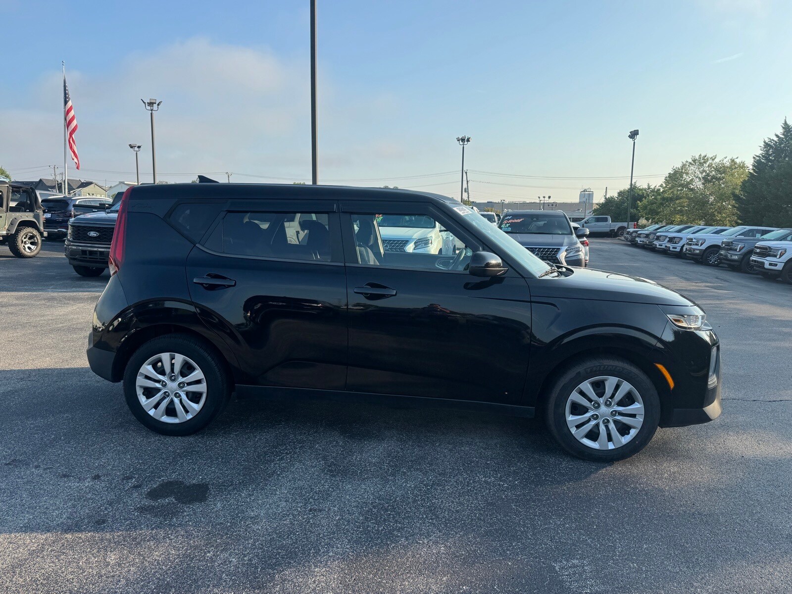 2022 Kia Soul LX photo 2