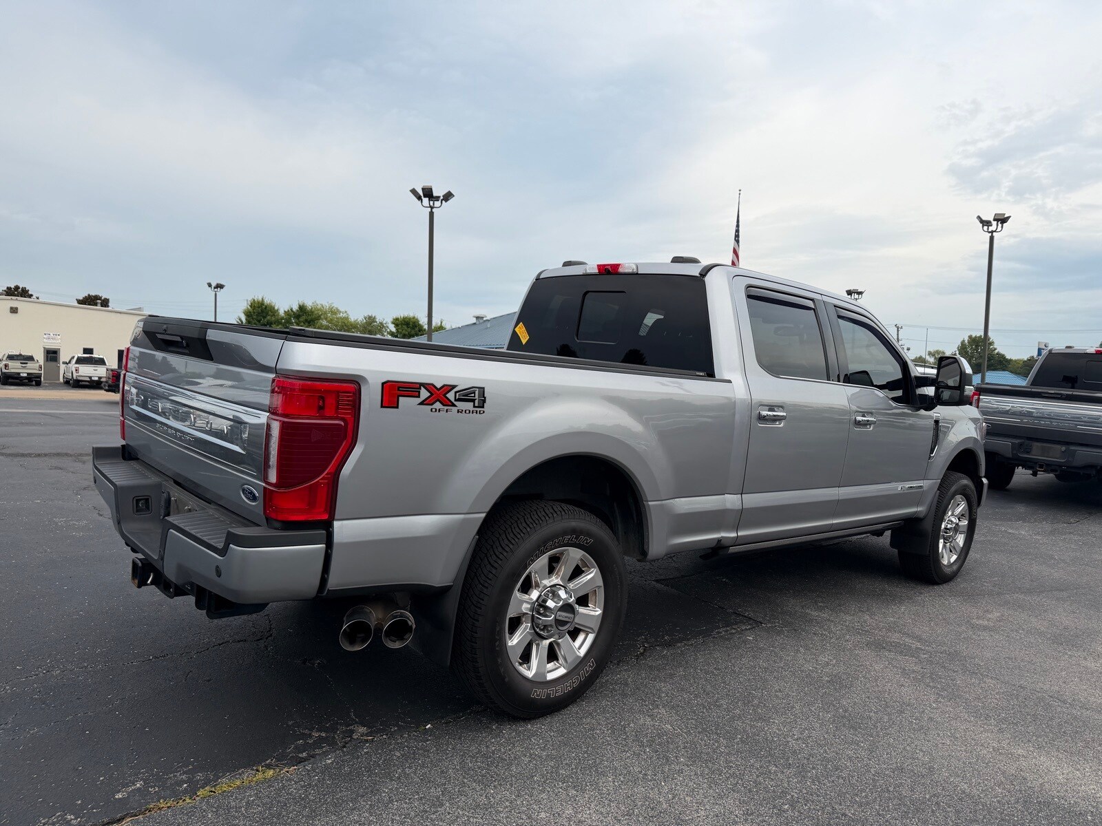 2022 Ford F-350 Platinum photo 3
