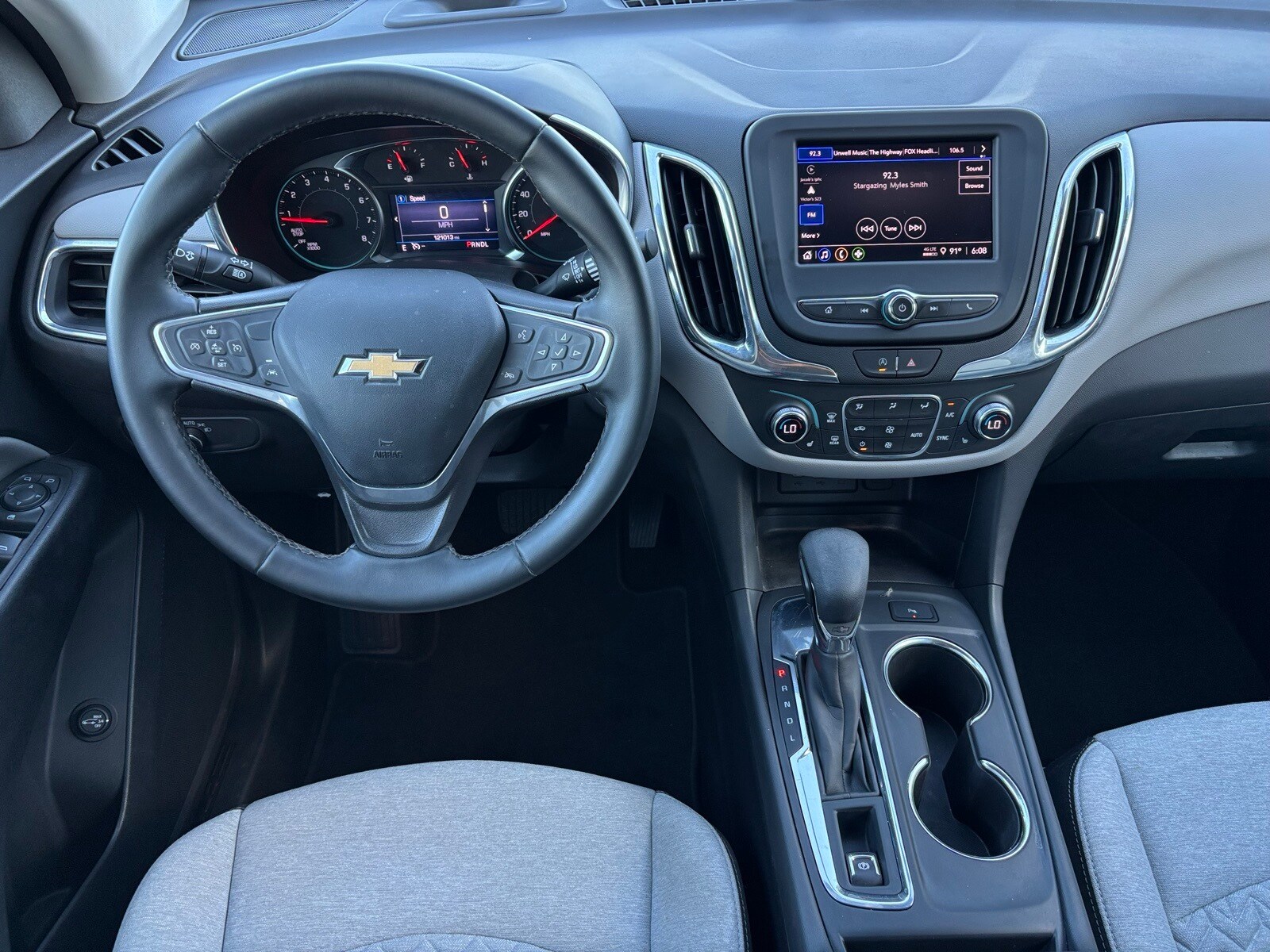 2023 Chevrolet Equinox LT photo 2
