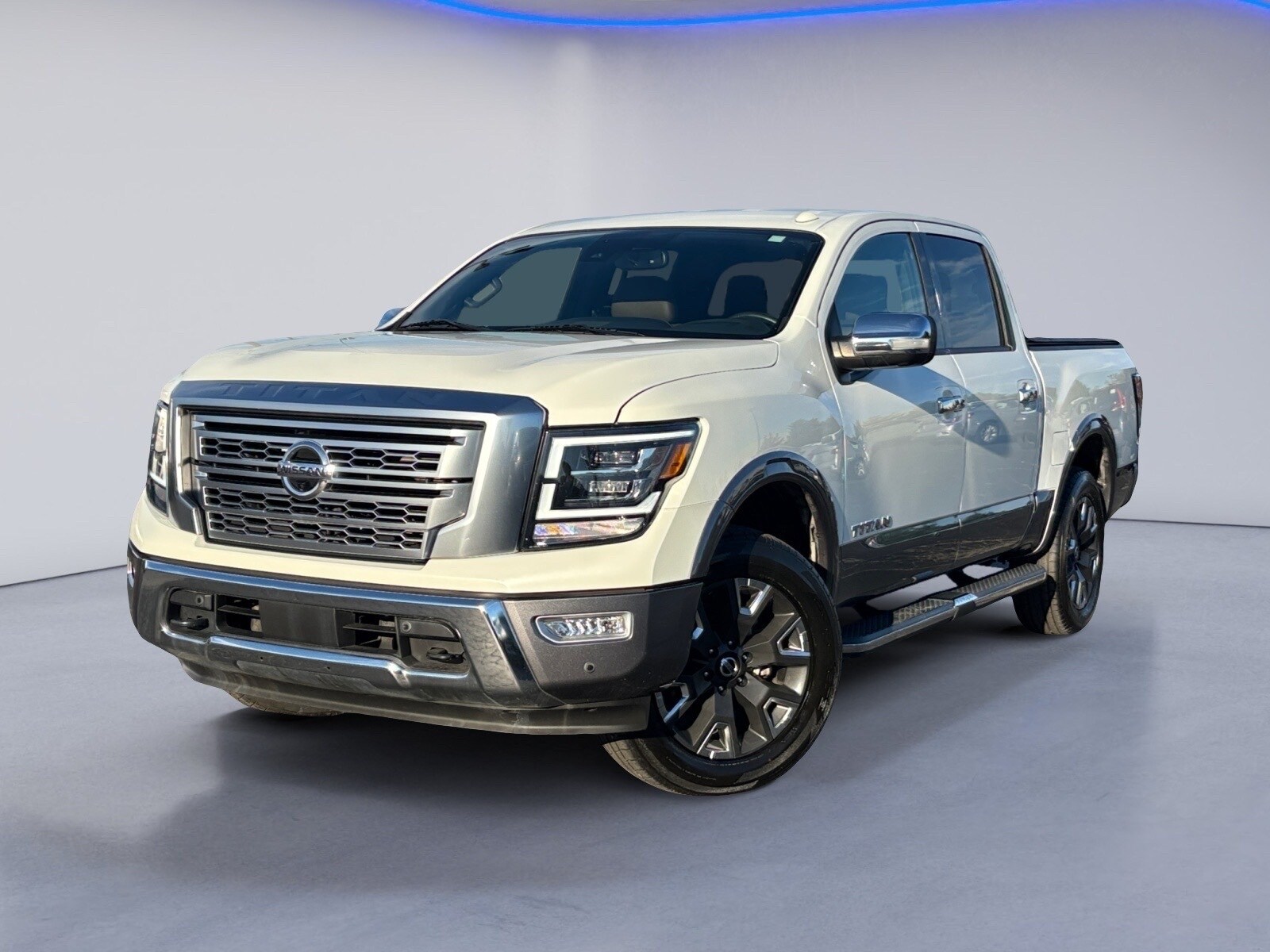 2021 Nissan Titan Platinum Reserve photo 2