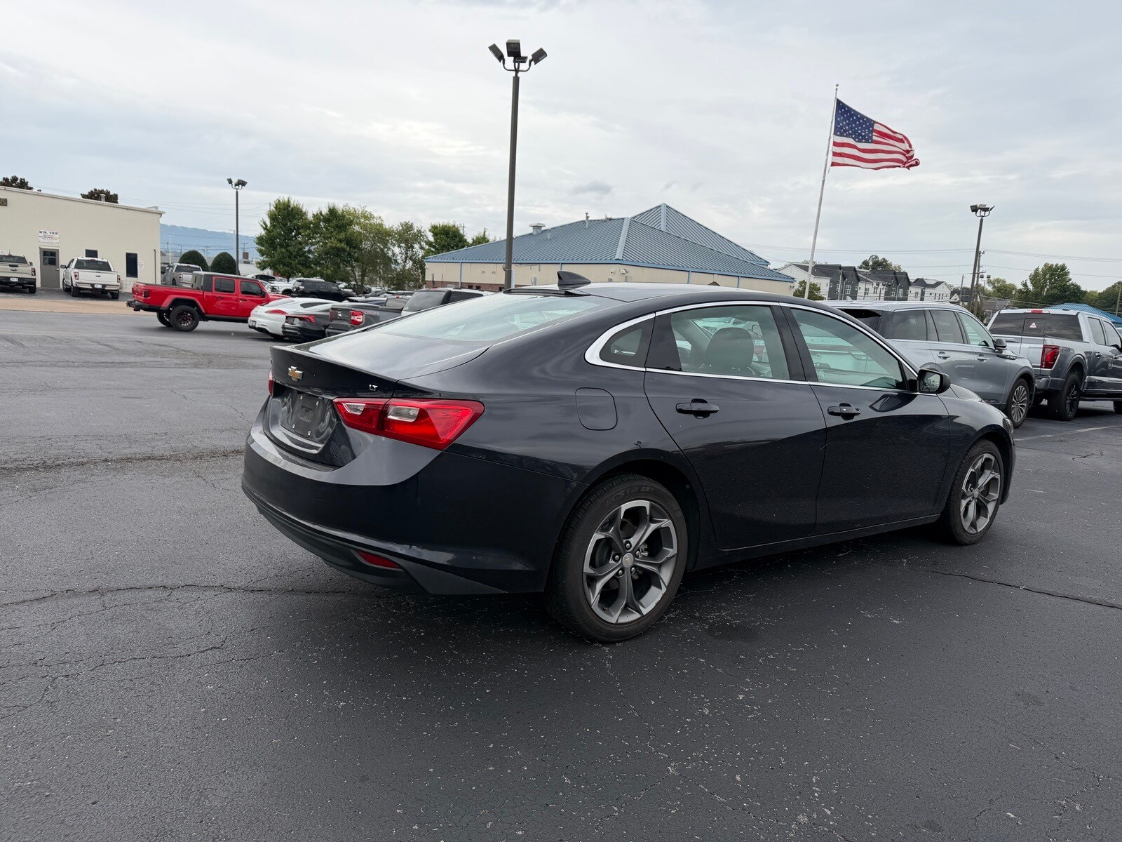 2023 Chevrolet Malibu 1LT photo 3