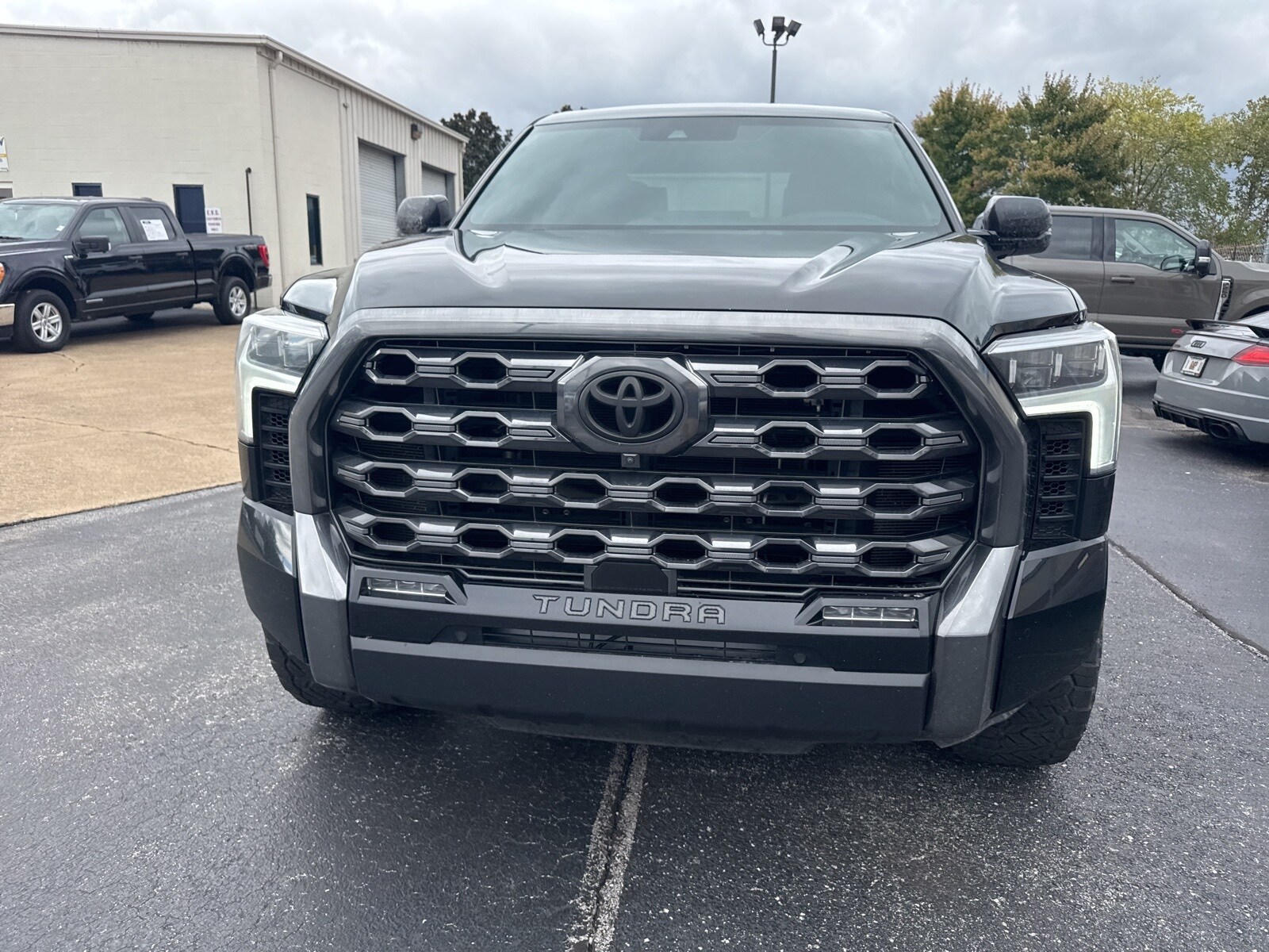 2023 Toyota Tundra Platinum photo 2
