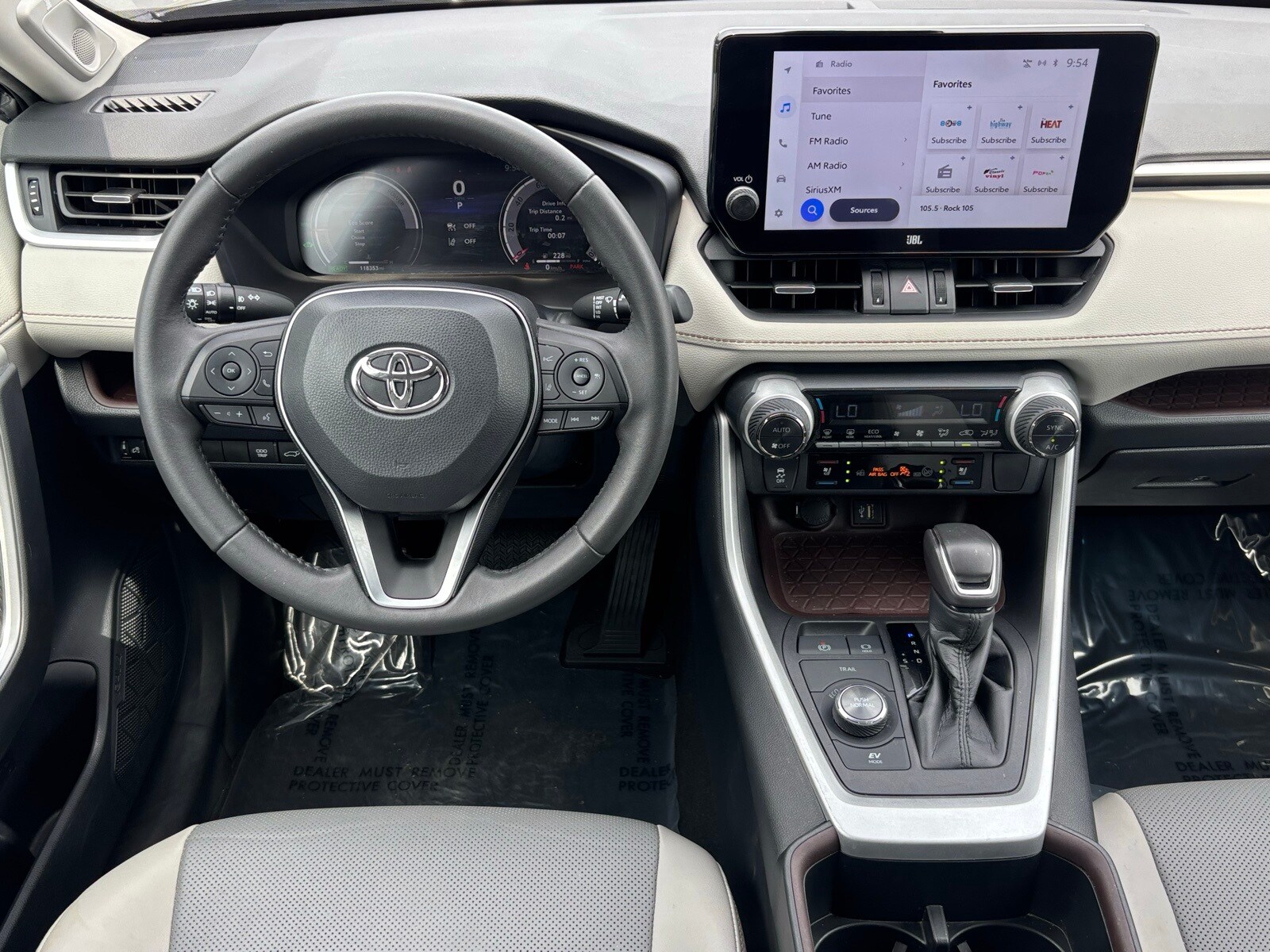 2023 Toyota RAV4 Hybrid Limited photo 3