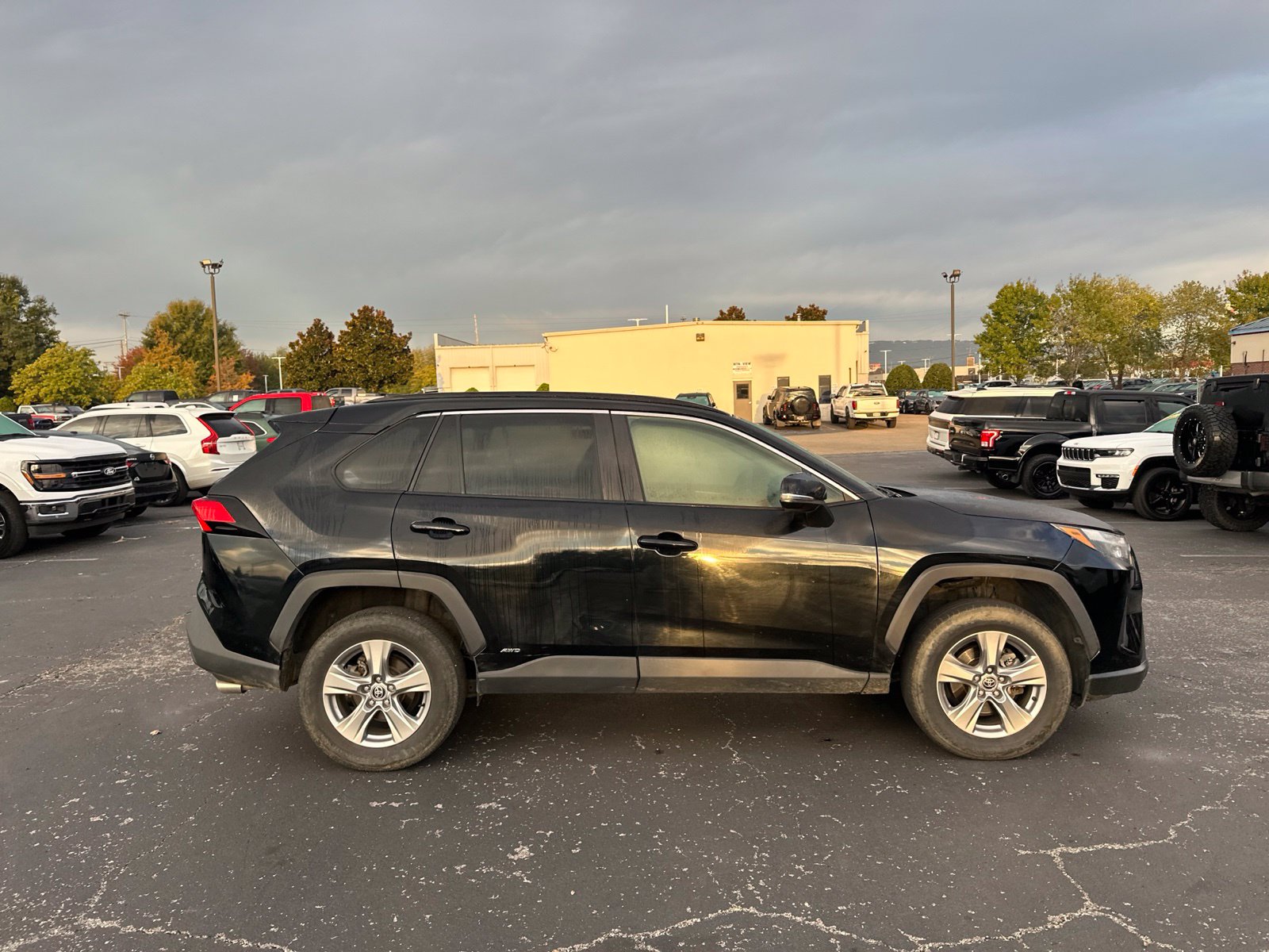 Used 2023 Toyota RAV4 Hybrid XLE SUV