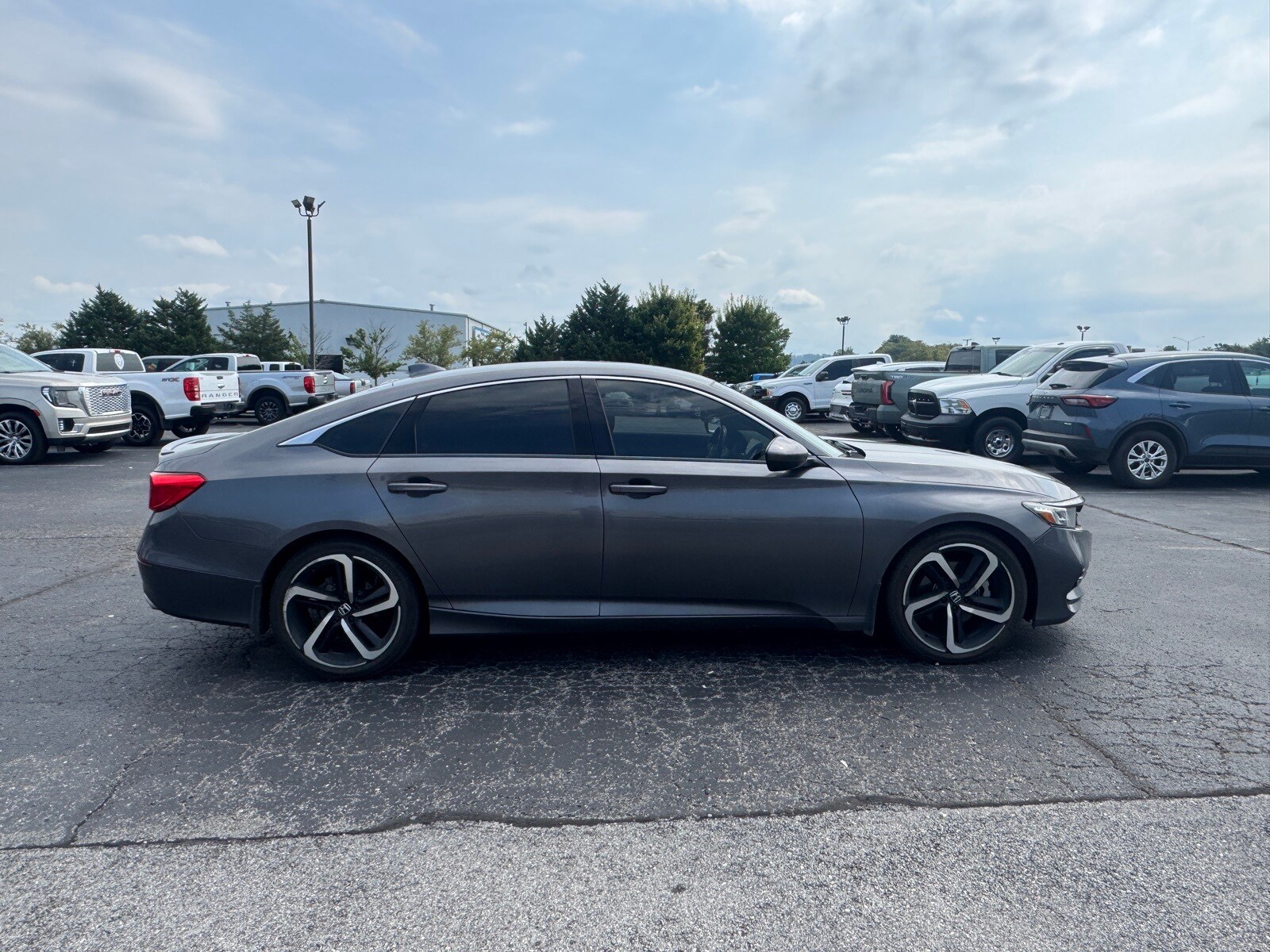 2018 Honda Accord Sport photo 2