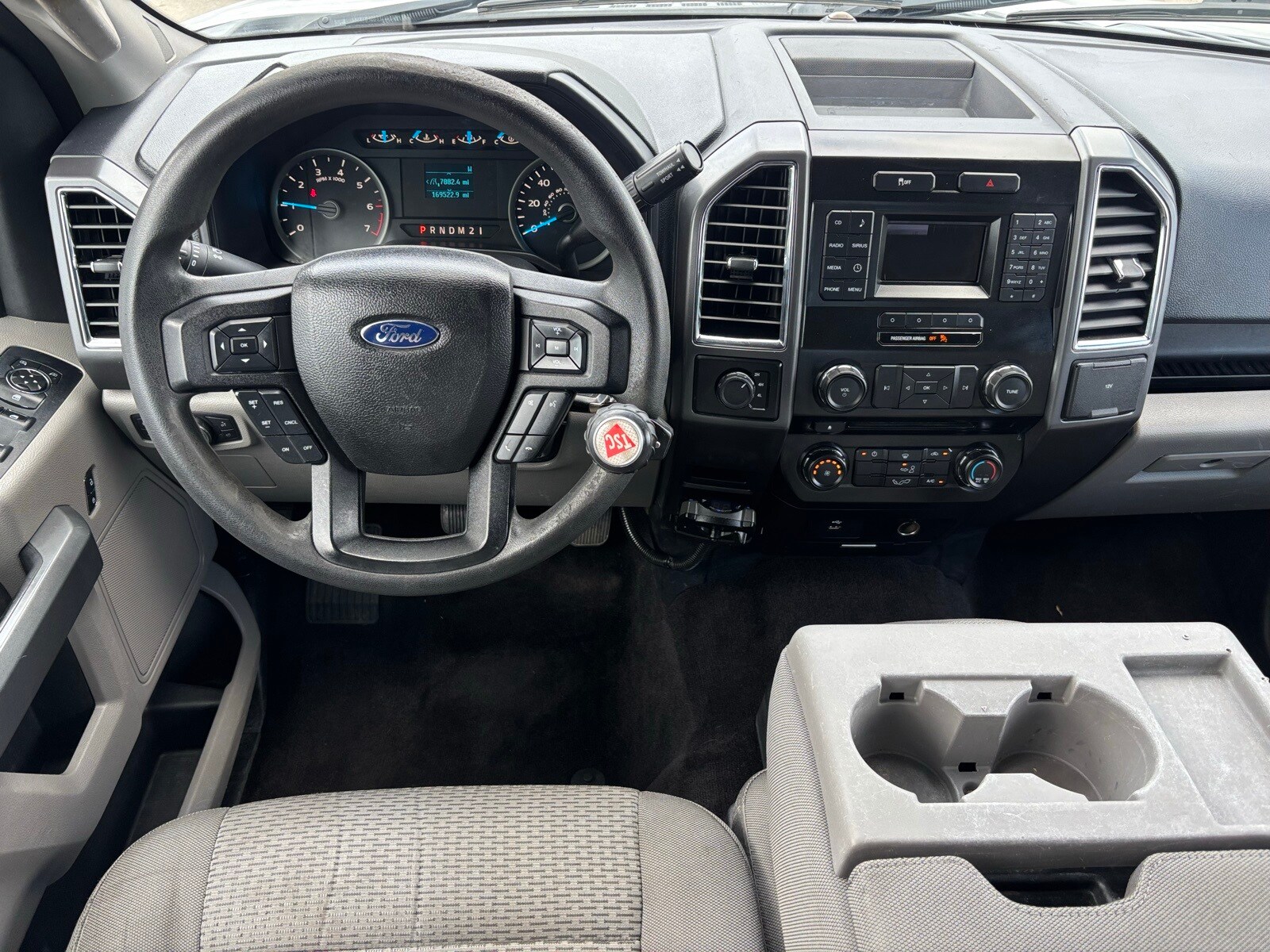 2016 Ford F-150 XLT photo 3