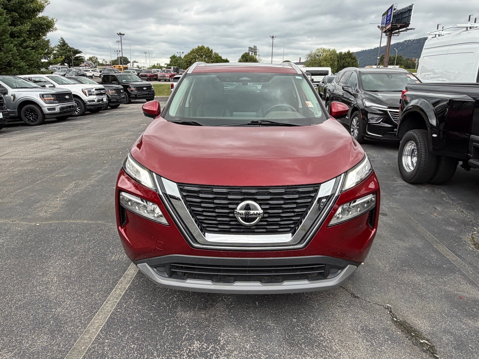 2021 Nissan Rogue SV photo 3
