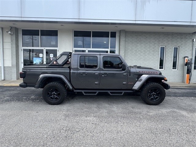 2021 Jeep Gladiator Mojave photo 2