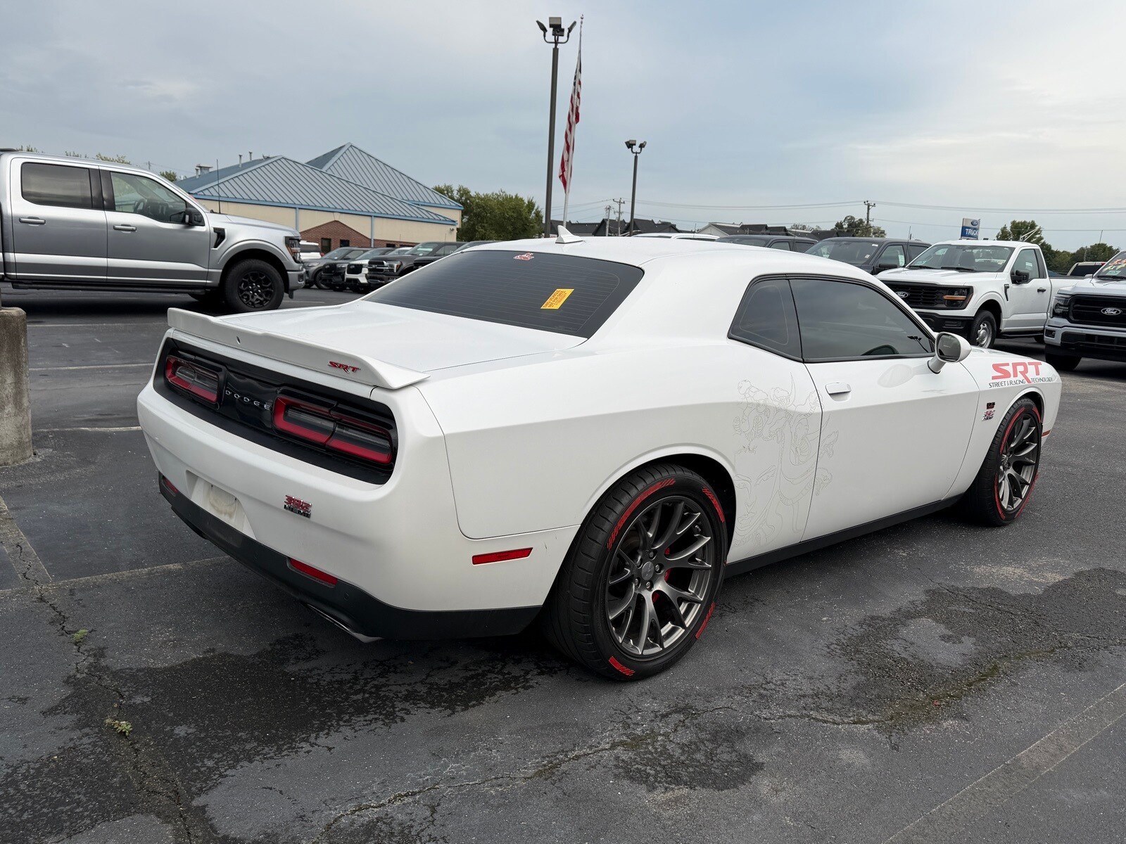 2015 Dodge Challenger SRT8 392 photo 3