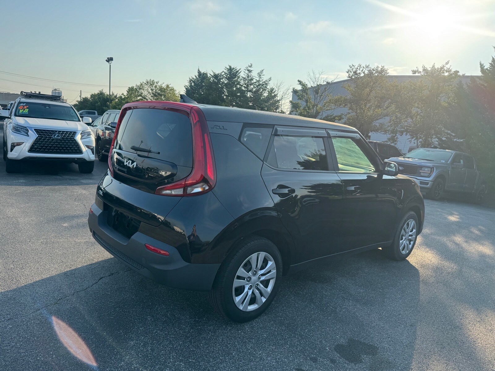 2022 Kia Soul LX photo 3