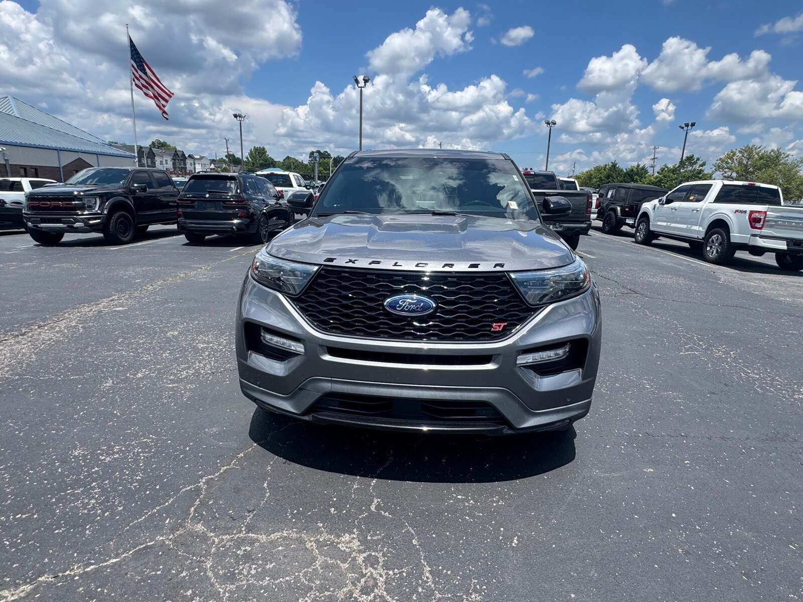 2021 Ford Explorer ST photo 4