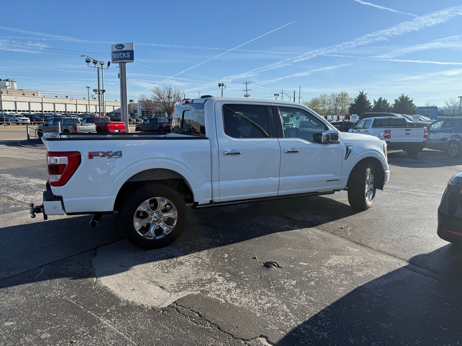 2023 Ford F-150 Platinum photo 2