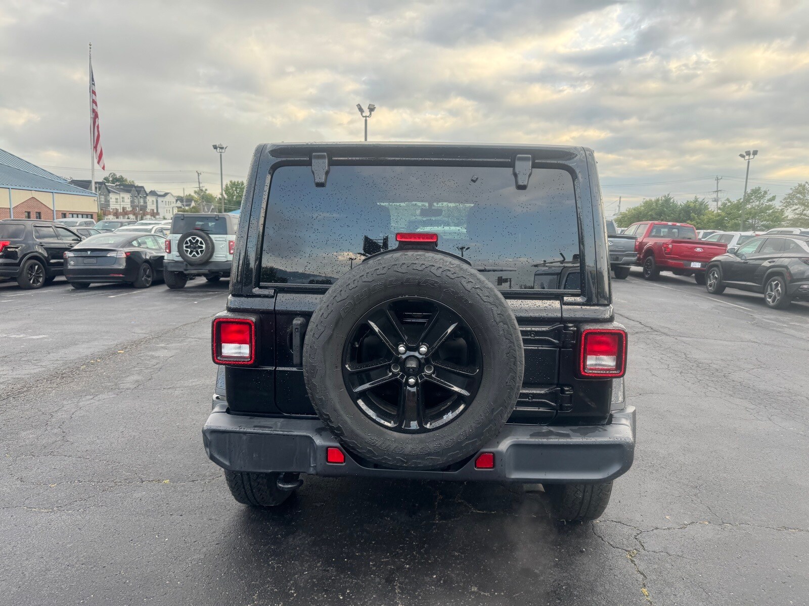 2021 Jeep Wrangler Unlimited Sahara Altitude photo 4