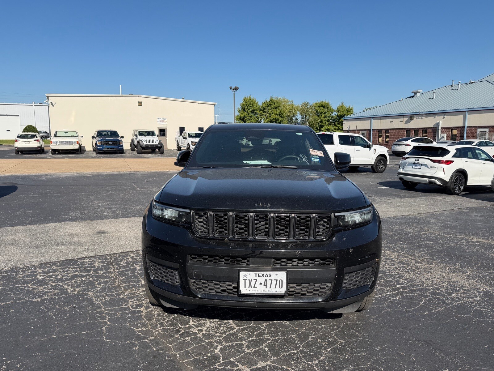 2024 Jeep Grand Cherokee Altitude photo 2