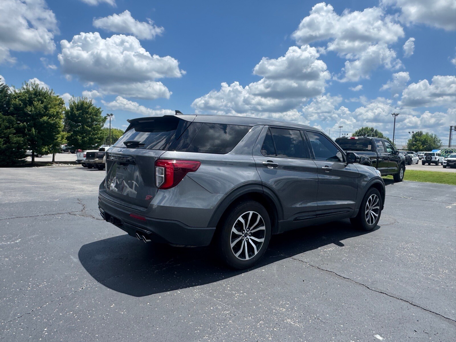 2021 Ford Explorer ST photo 3