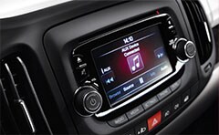 2014_Fiat_500L_Image3.jpg