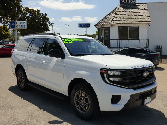 2025 Ford Expedition Active's photo