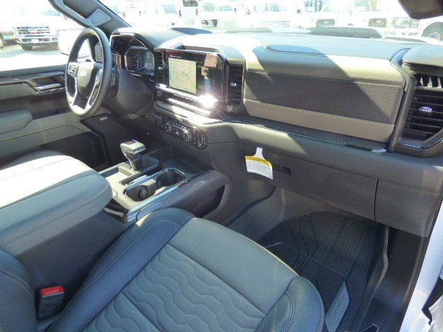 2025 Chevrolet Silverado 1500 ZR2 - Photo 12