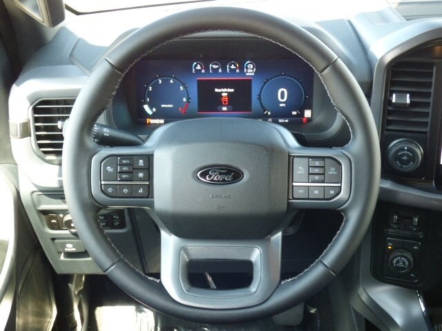 2025 Ford F-150 XLT photo 4