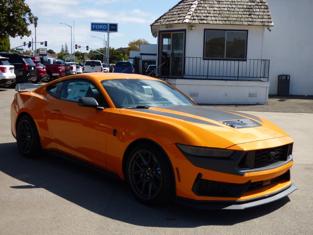 2026 Ford Mustang Dark Horse