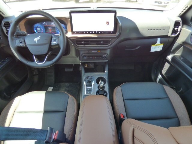 2025 Ford Bronco Sport Outer Banks photo 2