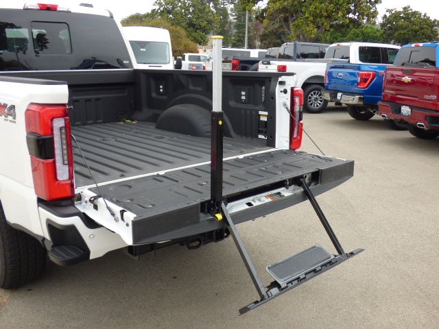 2026 Ford F-250 Super Duty Platinum - Photo 14
